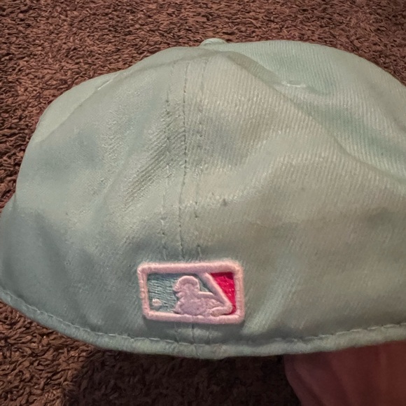 New Era Mint Green San Diego Padres Cap 7 1/4 - Picture 3 of 3